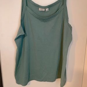 Women’s tank top.